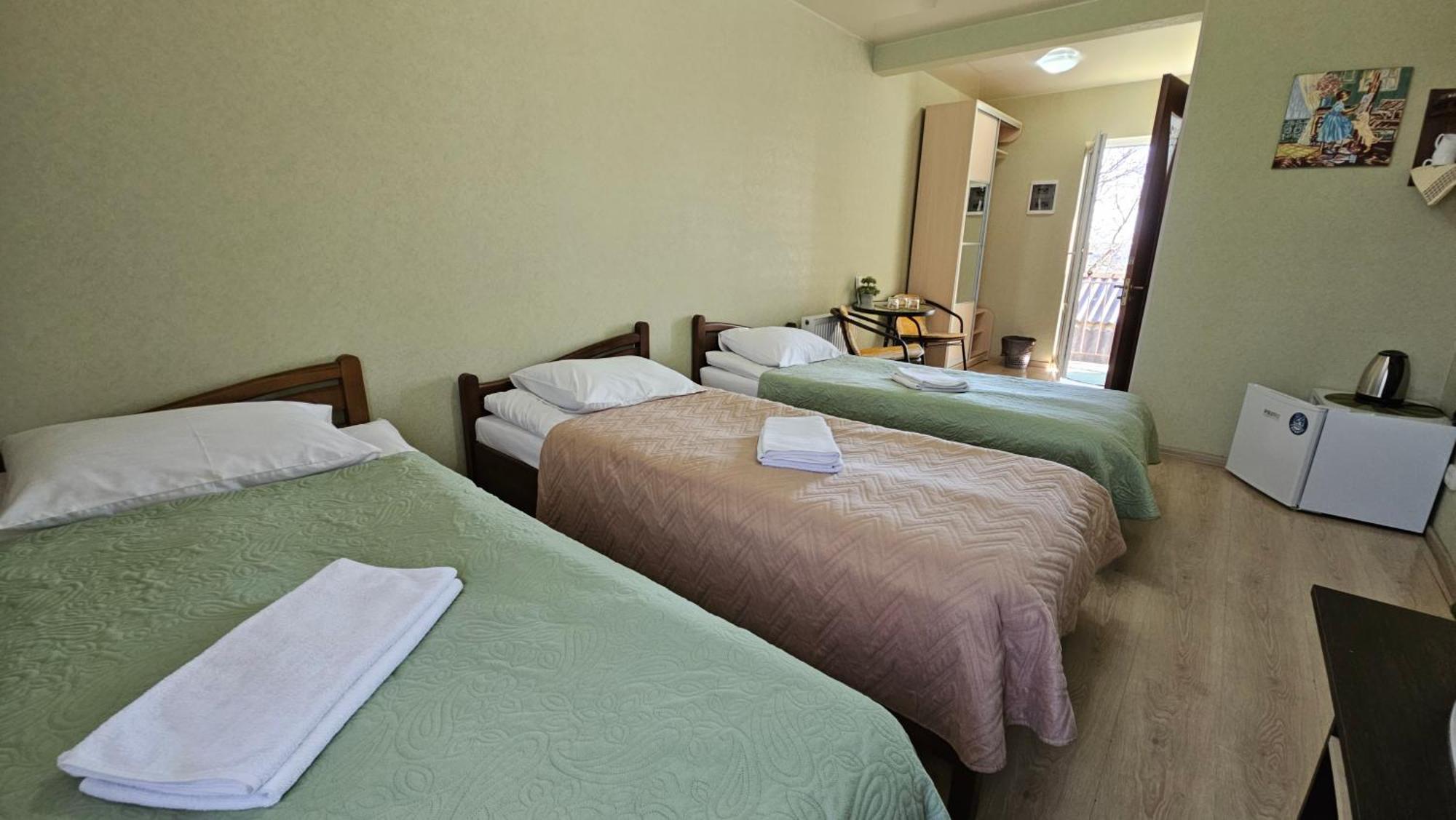 Domashniy Hotel Kamjanets-Podilsky Buitenkant foto
